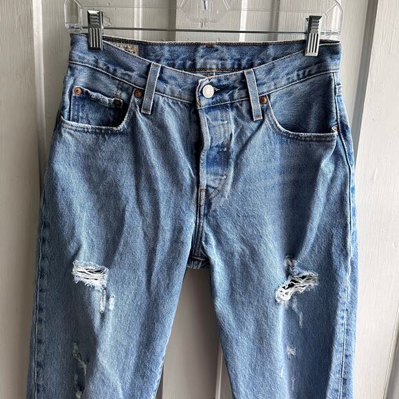 Levi's 501 90s Straight Leg Distressed Jeans Medium Wash - Picture 3 of 13